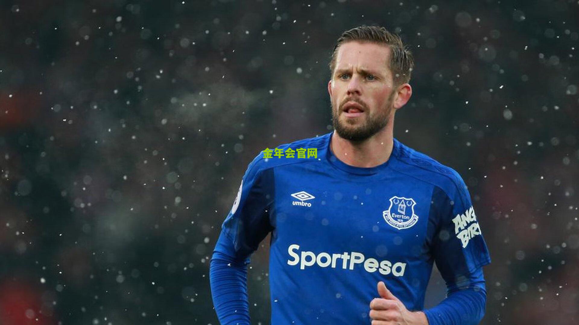 热刺迎战伯恩茅斯，孙兴慜首次正式佩戴队长袖标，索兰克确认缺阵